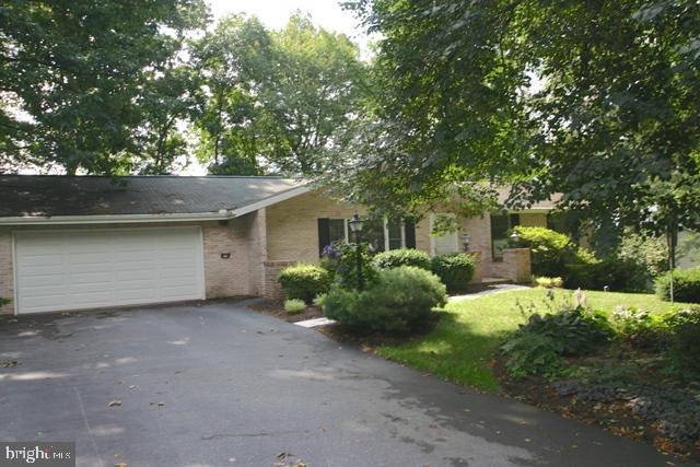 HILLCREST - Residential