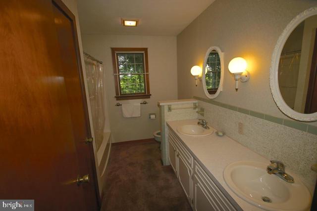 HILLCREST - Residential