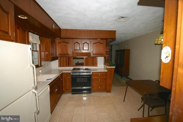 HILLCREST - Residential