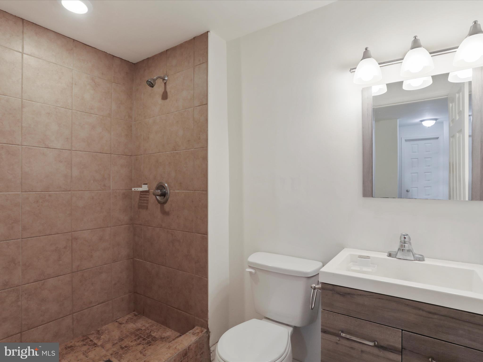 WASHINGTON TRAIL - Residential Lease