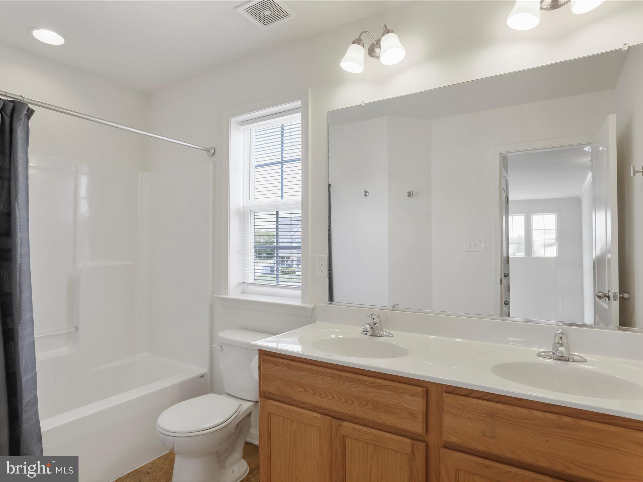 WASHINGTON TRAIL - Residential Lease