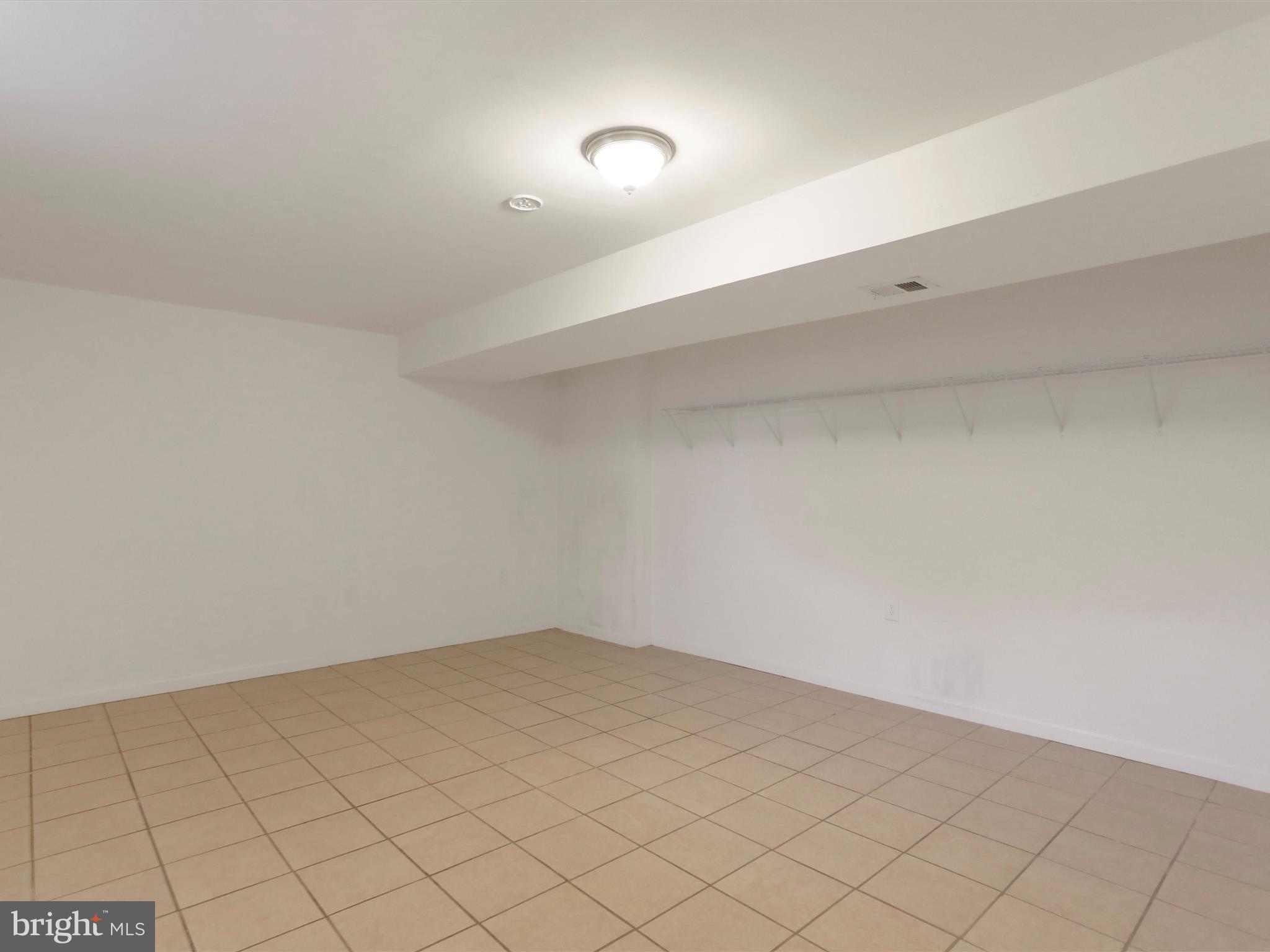 WASHINGTON TRAIL - Residential Lease