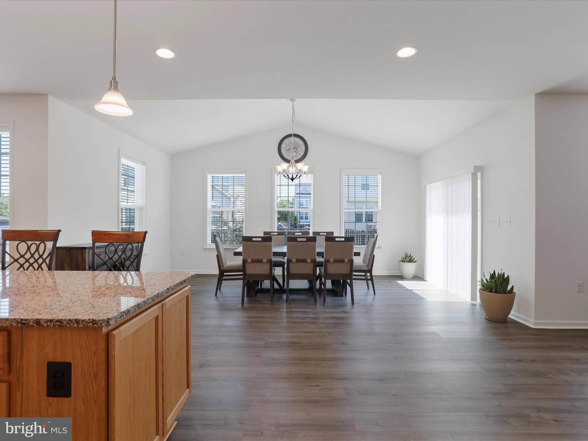 WASHINGTON TRAIL - Residential Lease