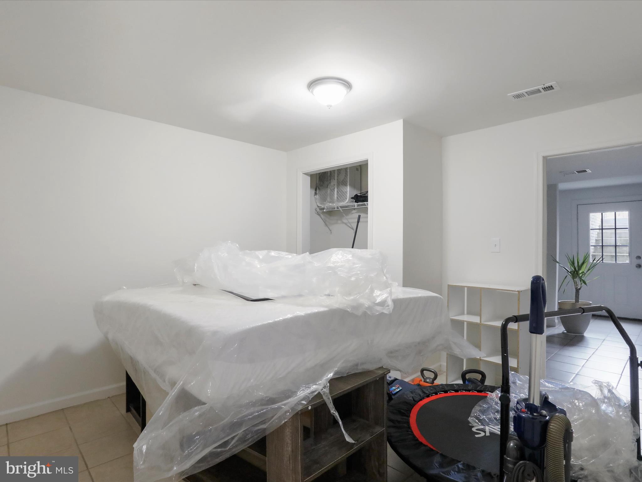 WASHINGTON TRAIL - Residential Lease