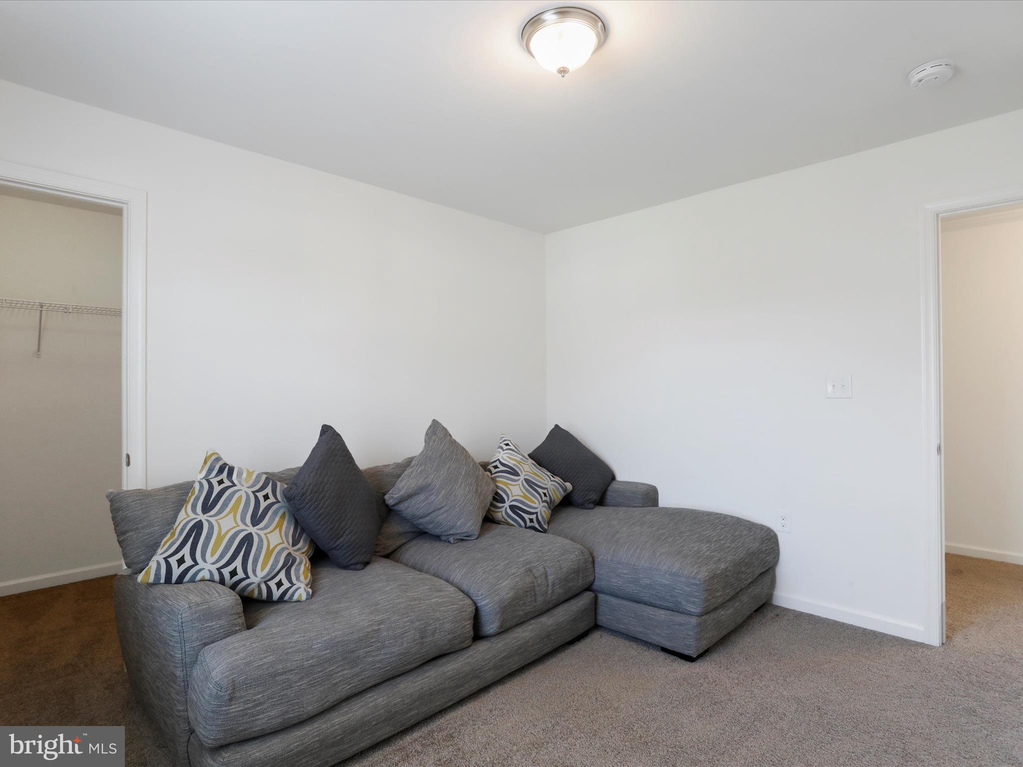 WASHINGTON TRAIL - Residential Lease