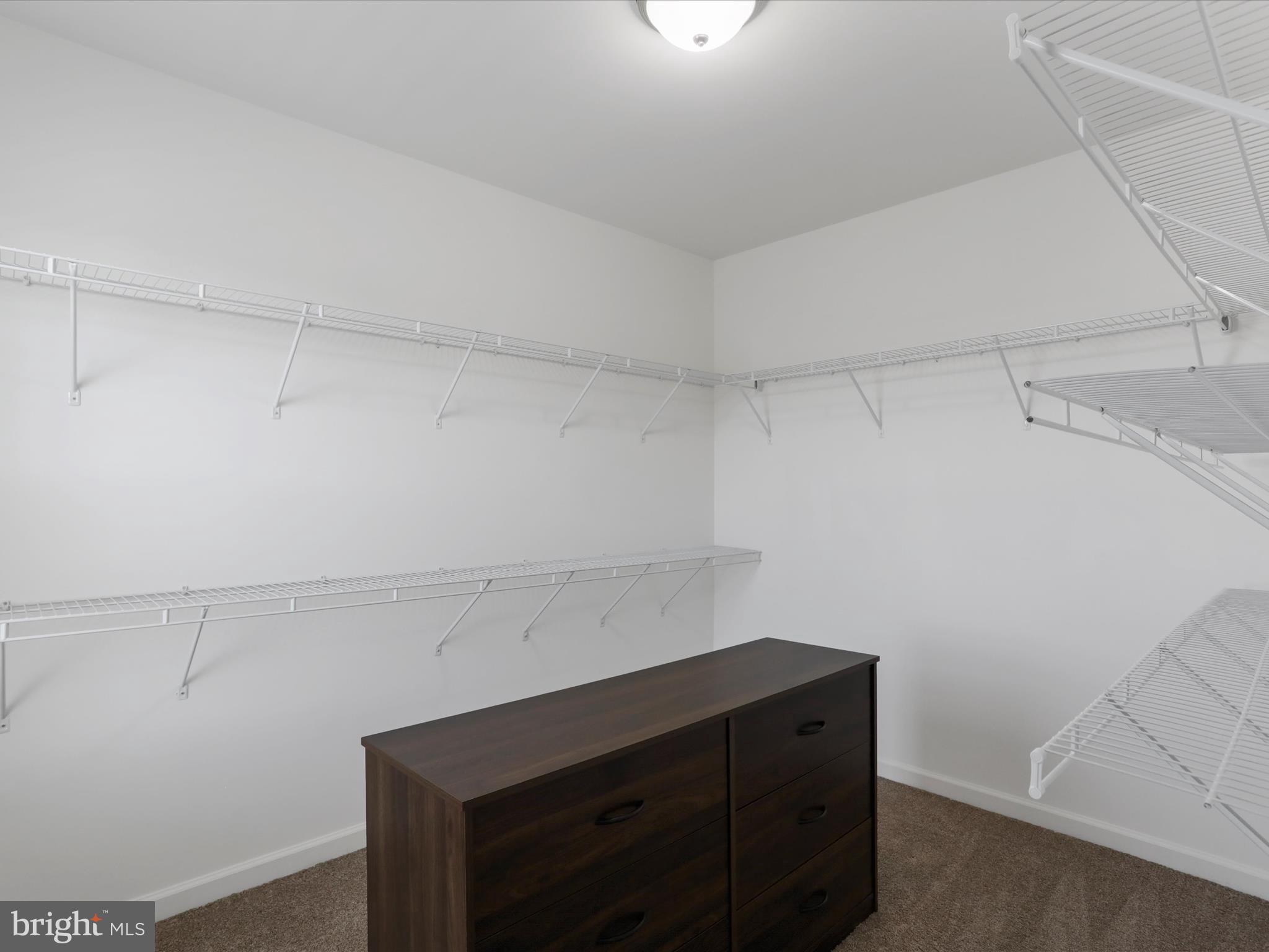 WASHINGTON TRAIL - Residential Lease