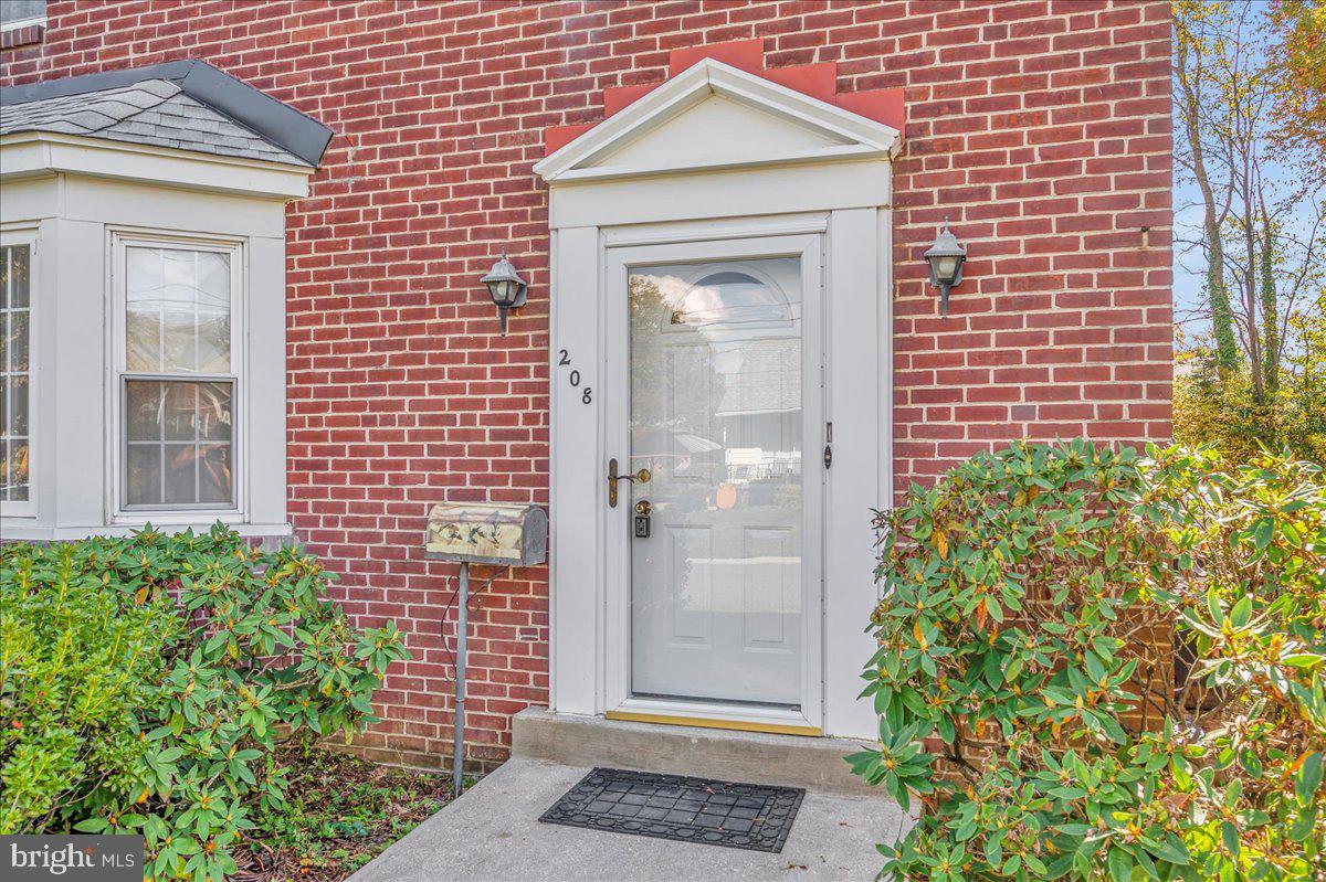 208 DUNCAN AVENUE