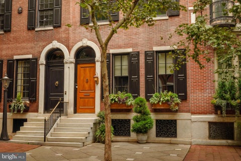 Townhouse For Sale - 1809 Delancey Place<br/> Philadelphia County, PHILADELPHIA, PA 19103