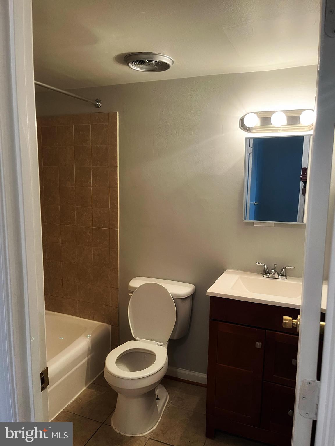 FRENCHMANS CREEK - Residential Lease