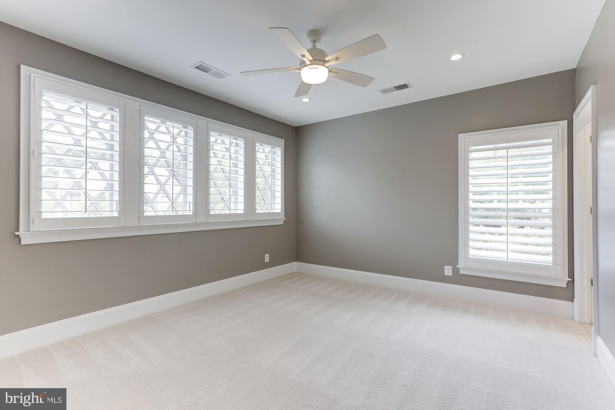 SALONA VILLAGE - Residential