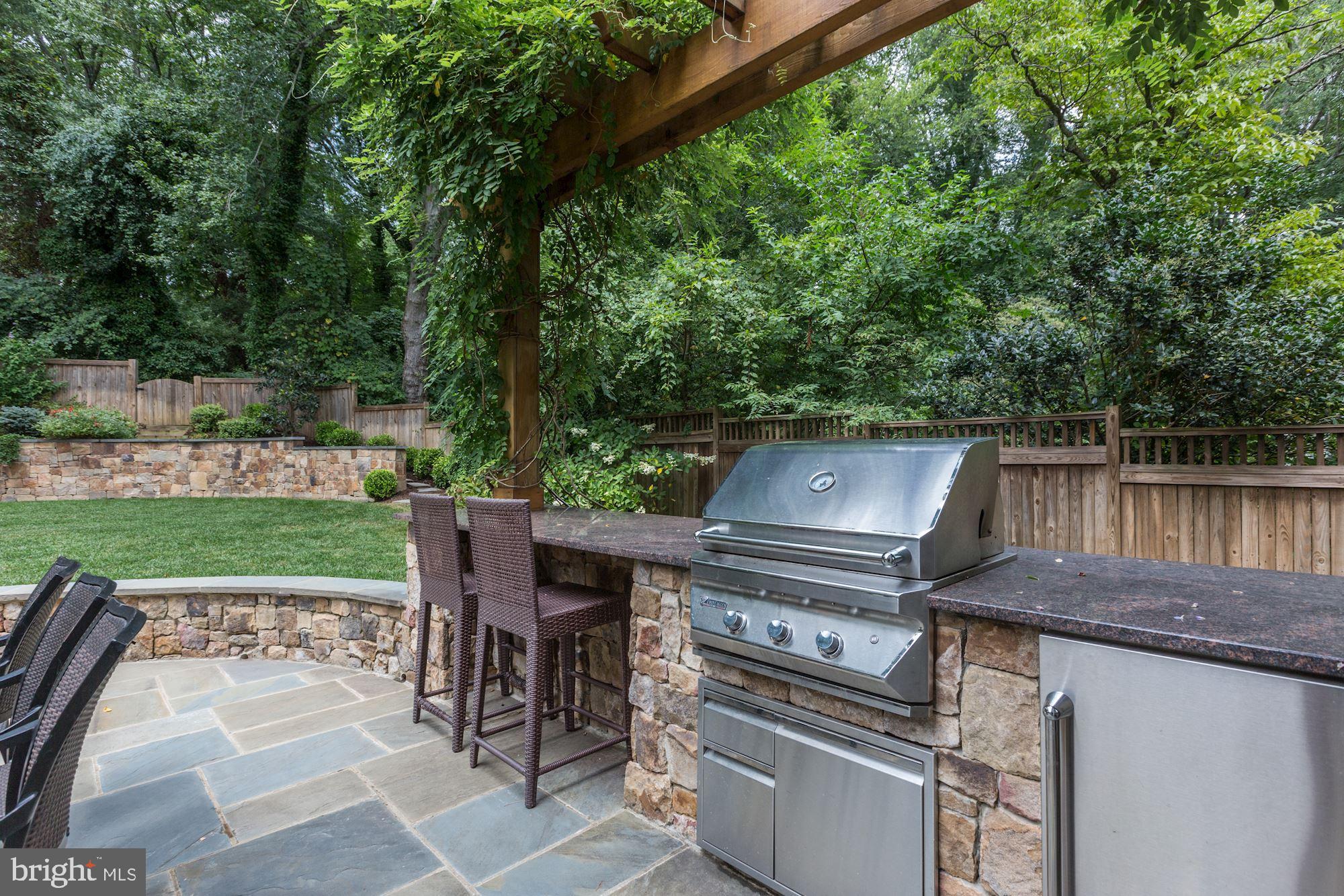 SALONA VILLAGE - Residential