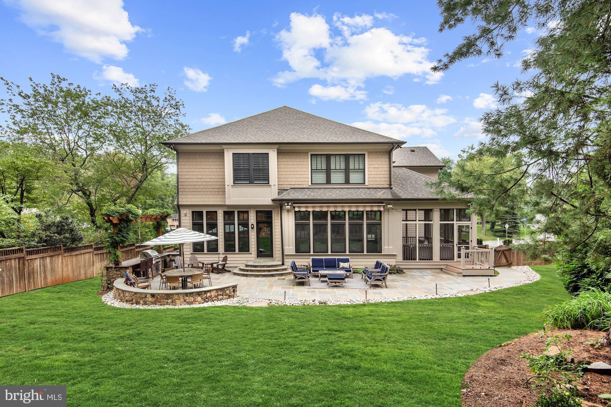 SALONA VILLAGE - Residential