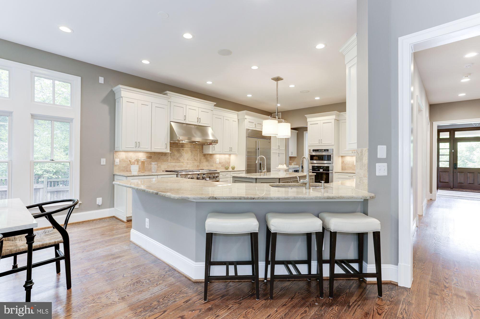 SALONA VILLAGE - Residential