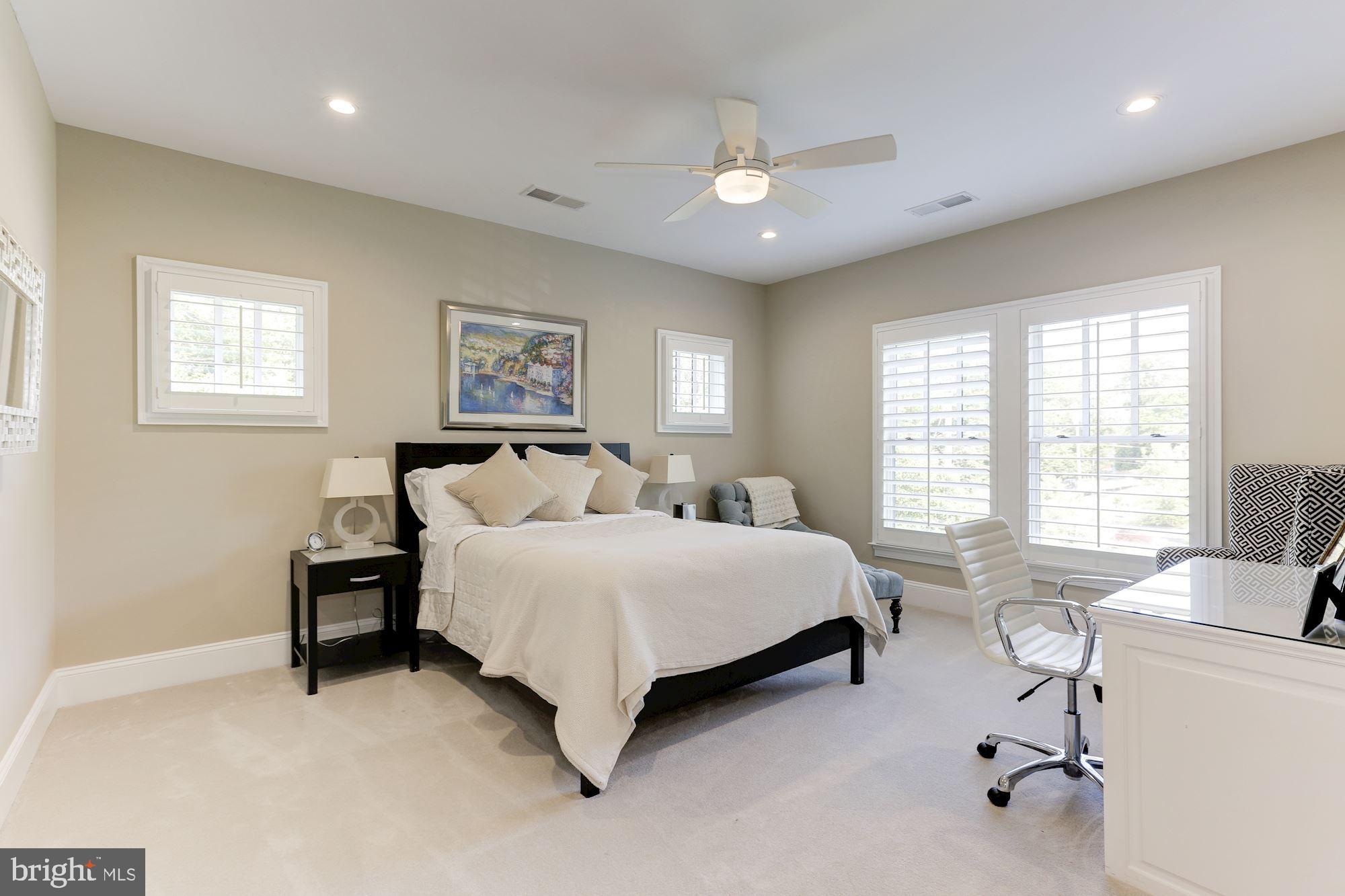 SALONA VILLAGE - Residential