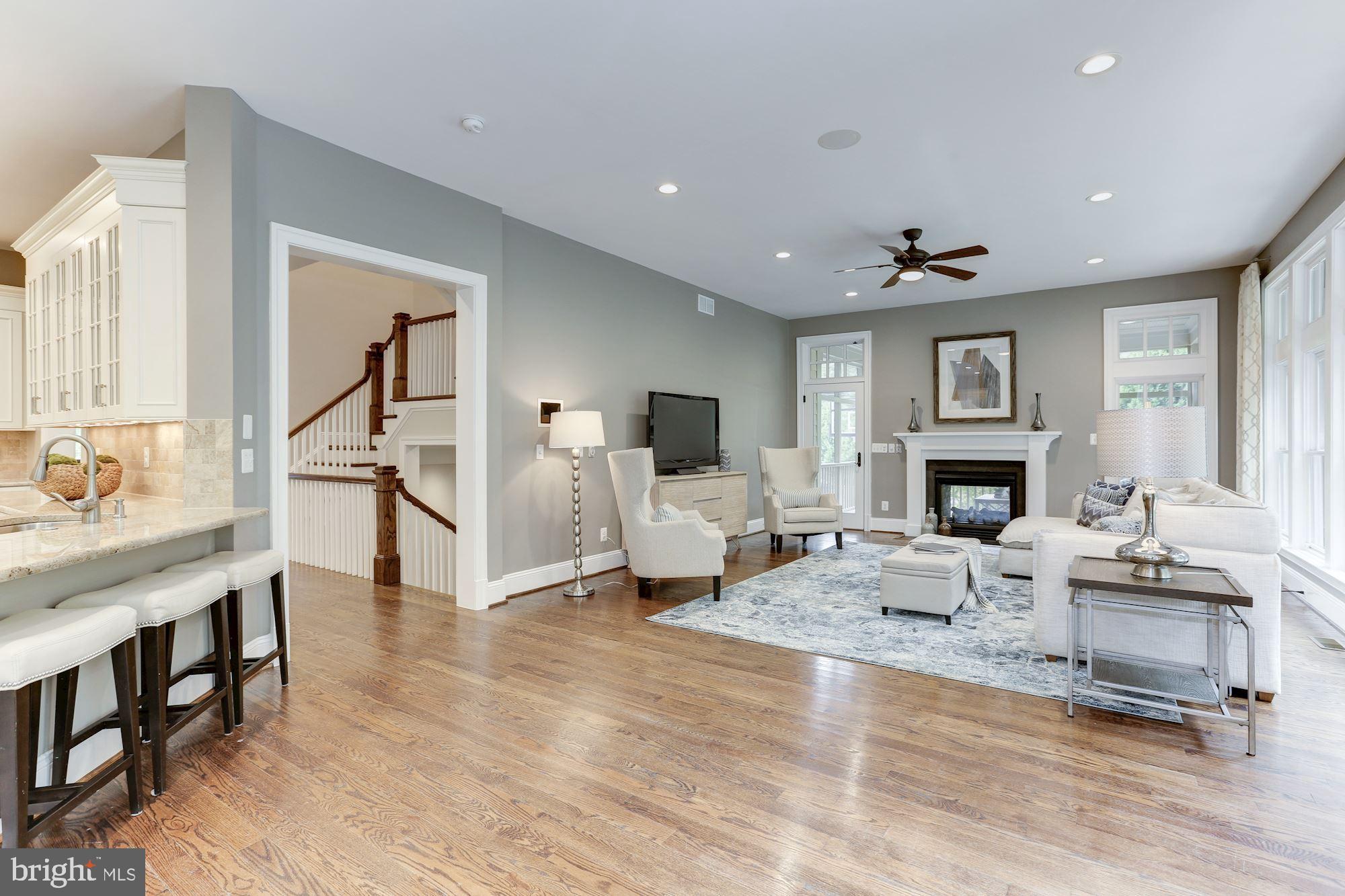 SALONA VILLAGE - Residential