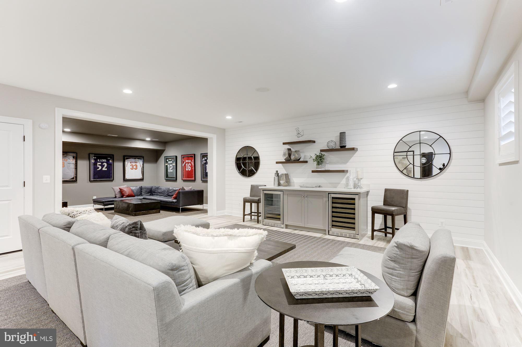 SALONA VILLAGE - Residential