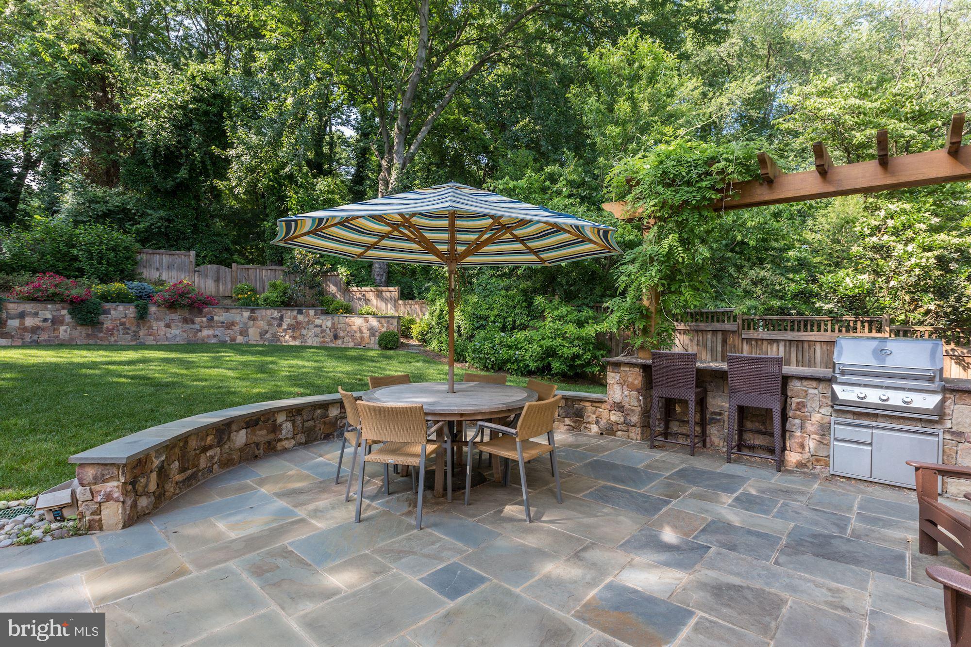 SALONA VILLAGE - Residential