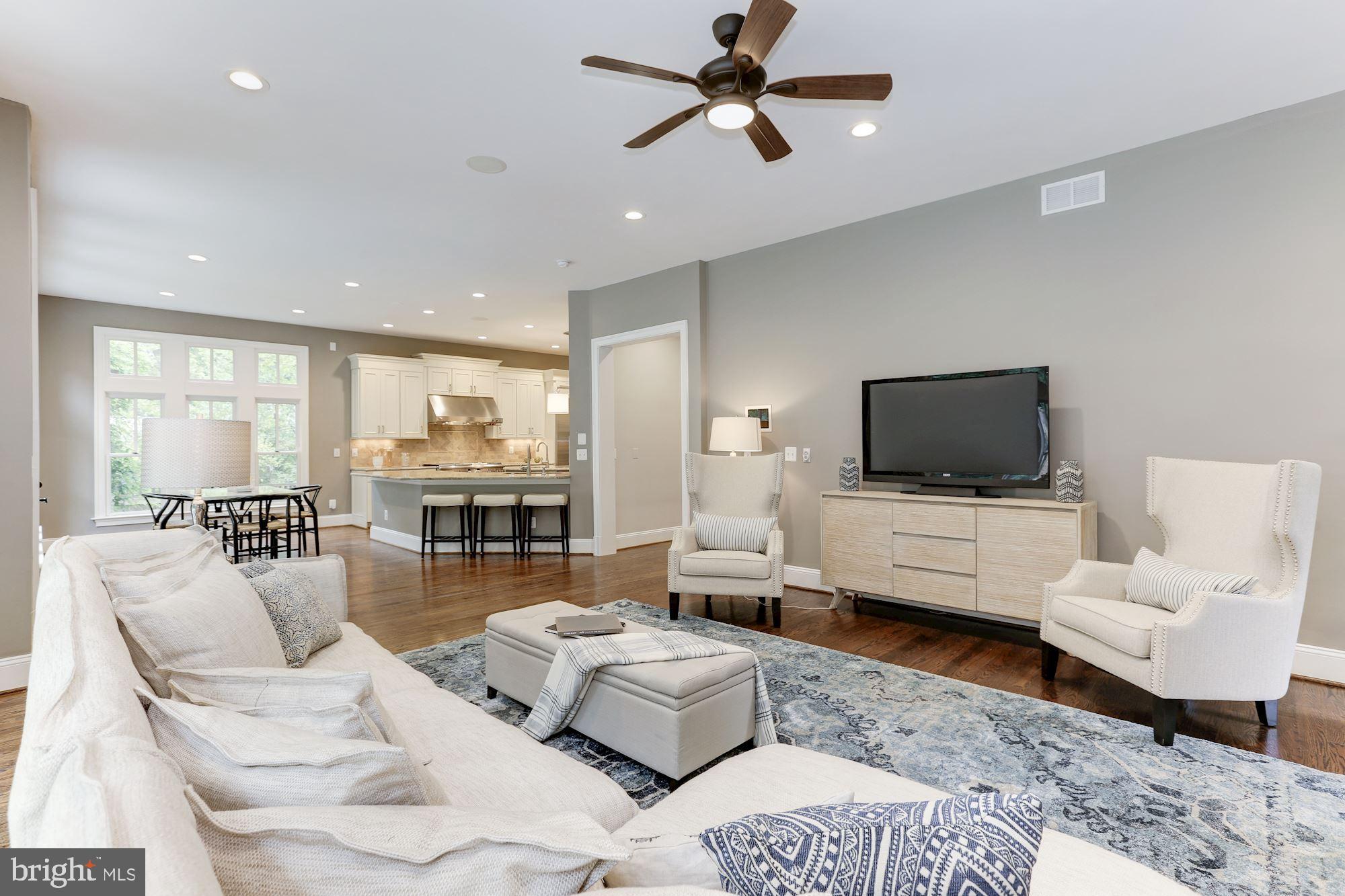 SALONA VILLAGE - Residential