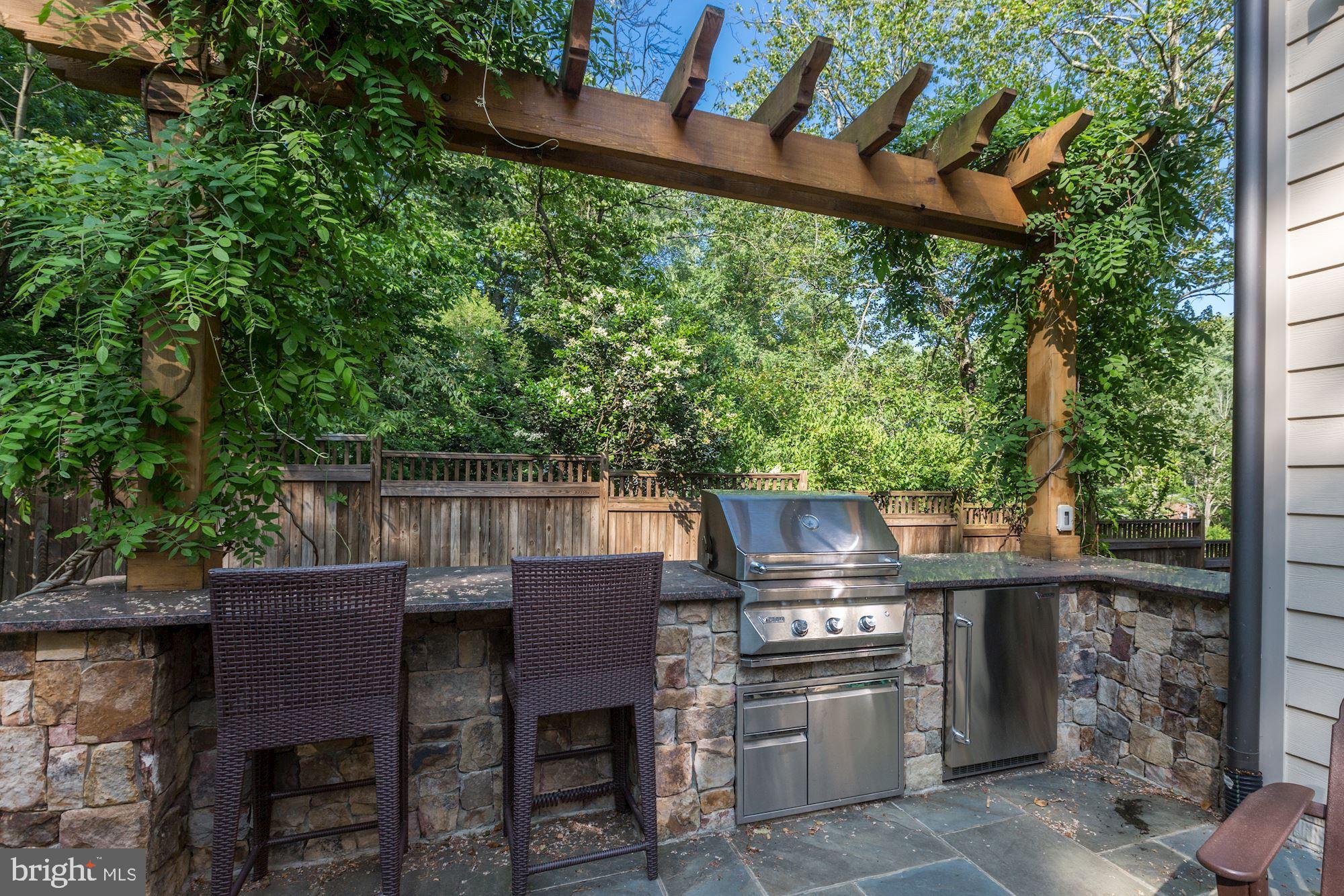 SALONA VILLAGE - Residential