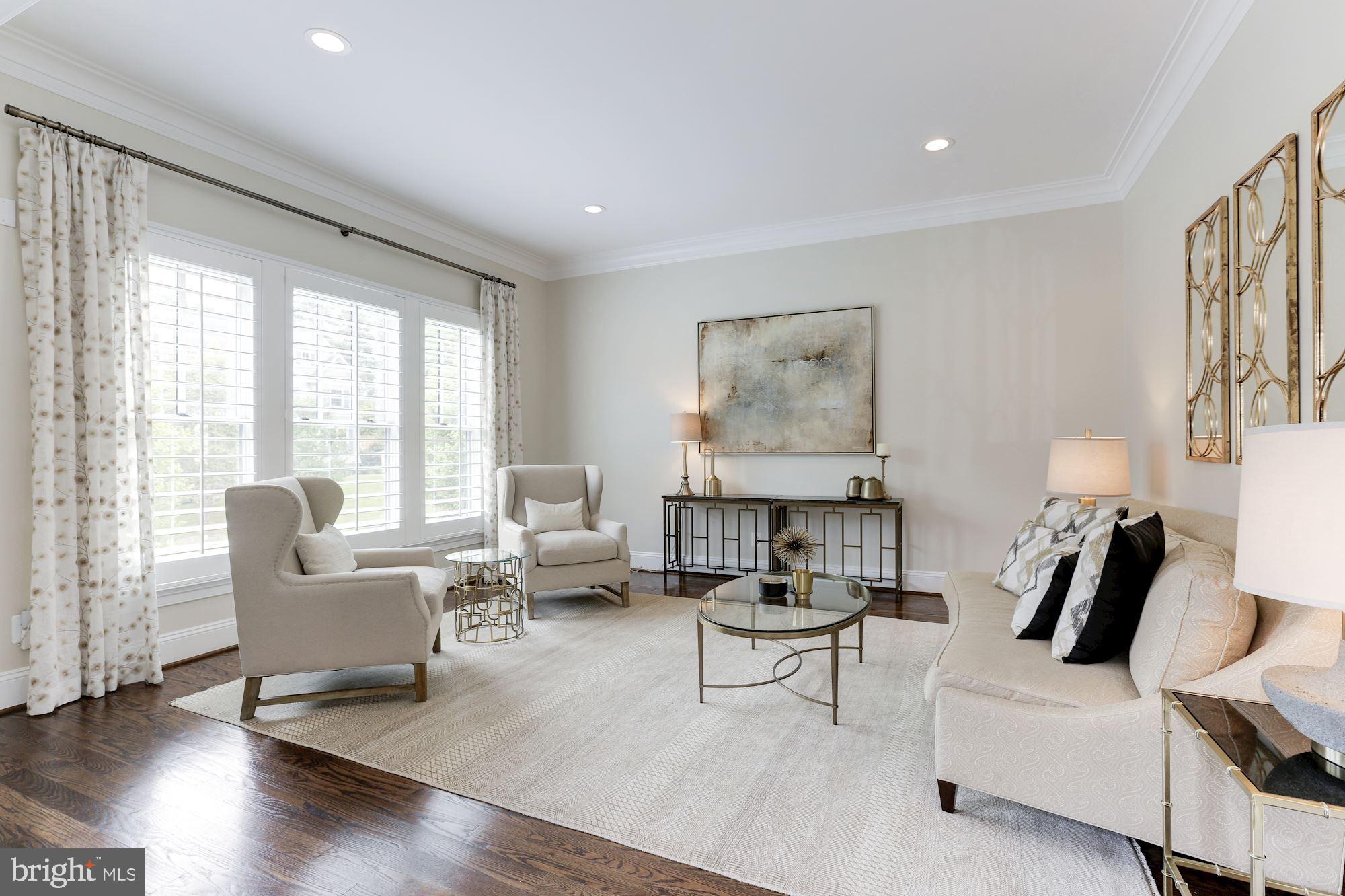 SALONA VILLAGE - Residential