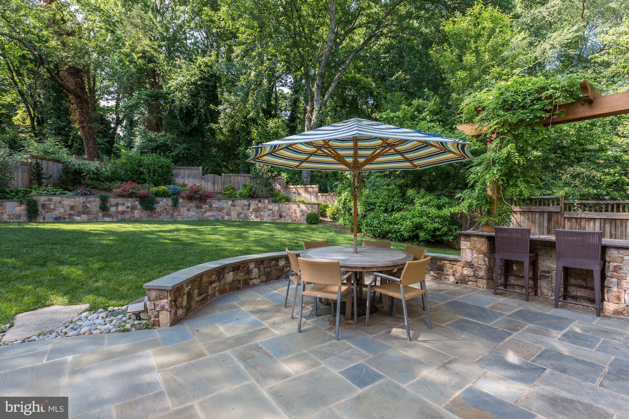 SALONA VILLAGE - Residential