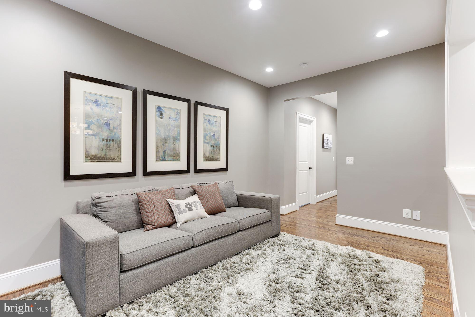 SALONA VILLAGE - Residential