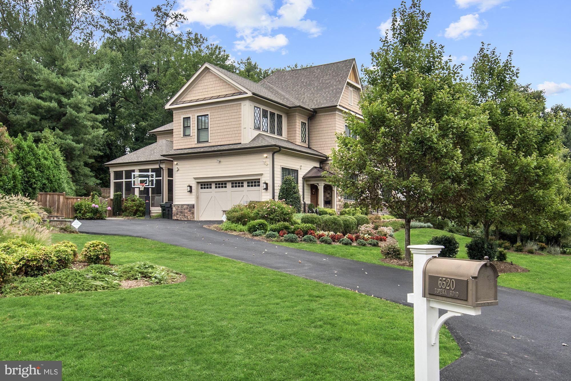 SALONA VILLAGE - Residential