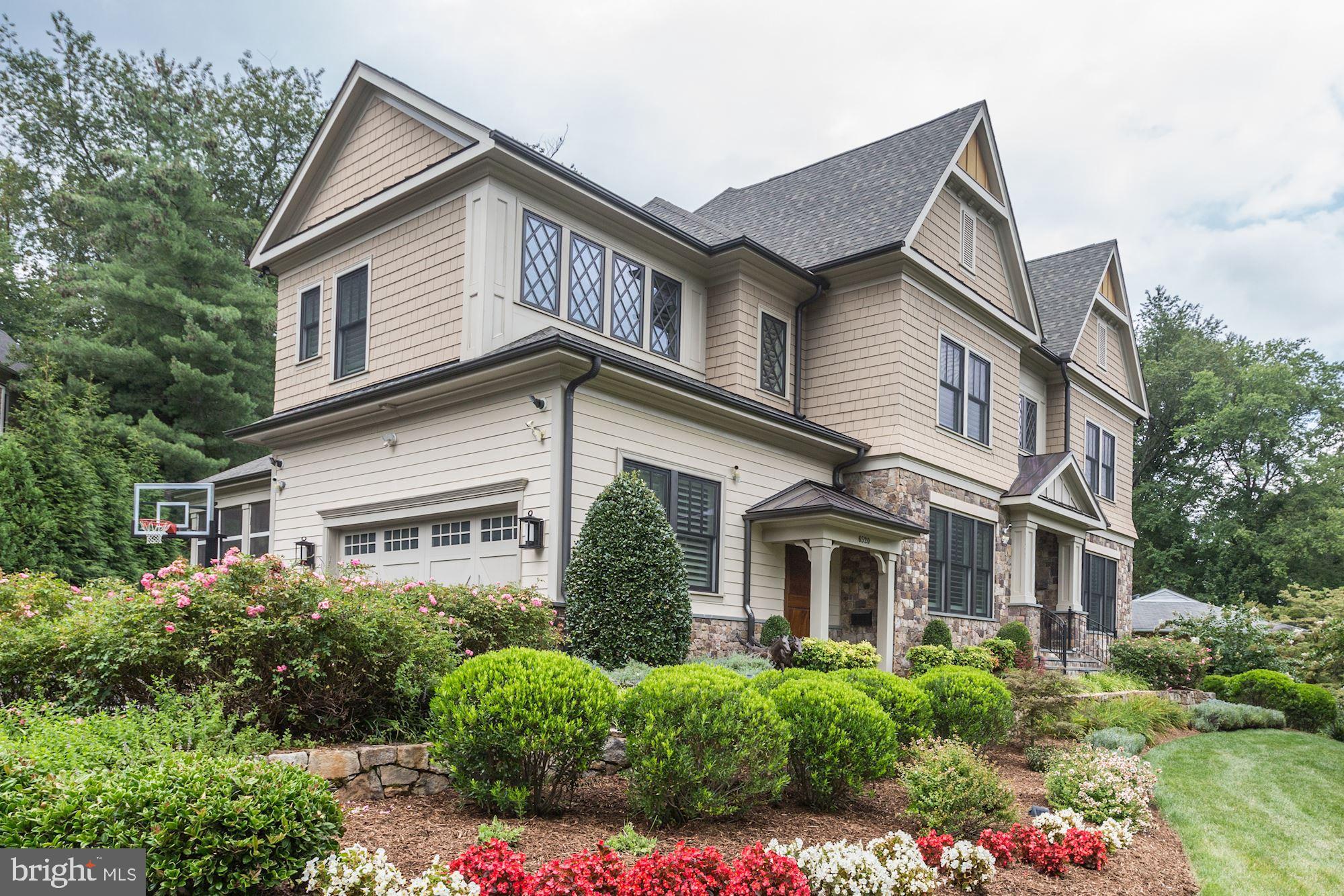 SALONA VILLAGE - Residential