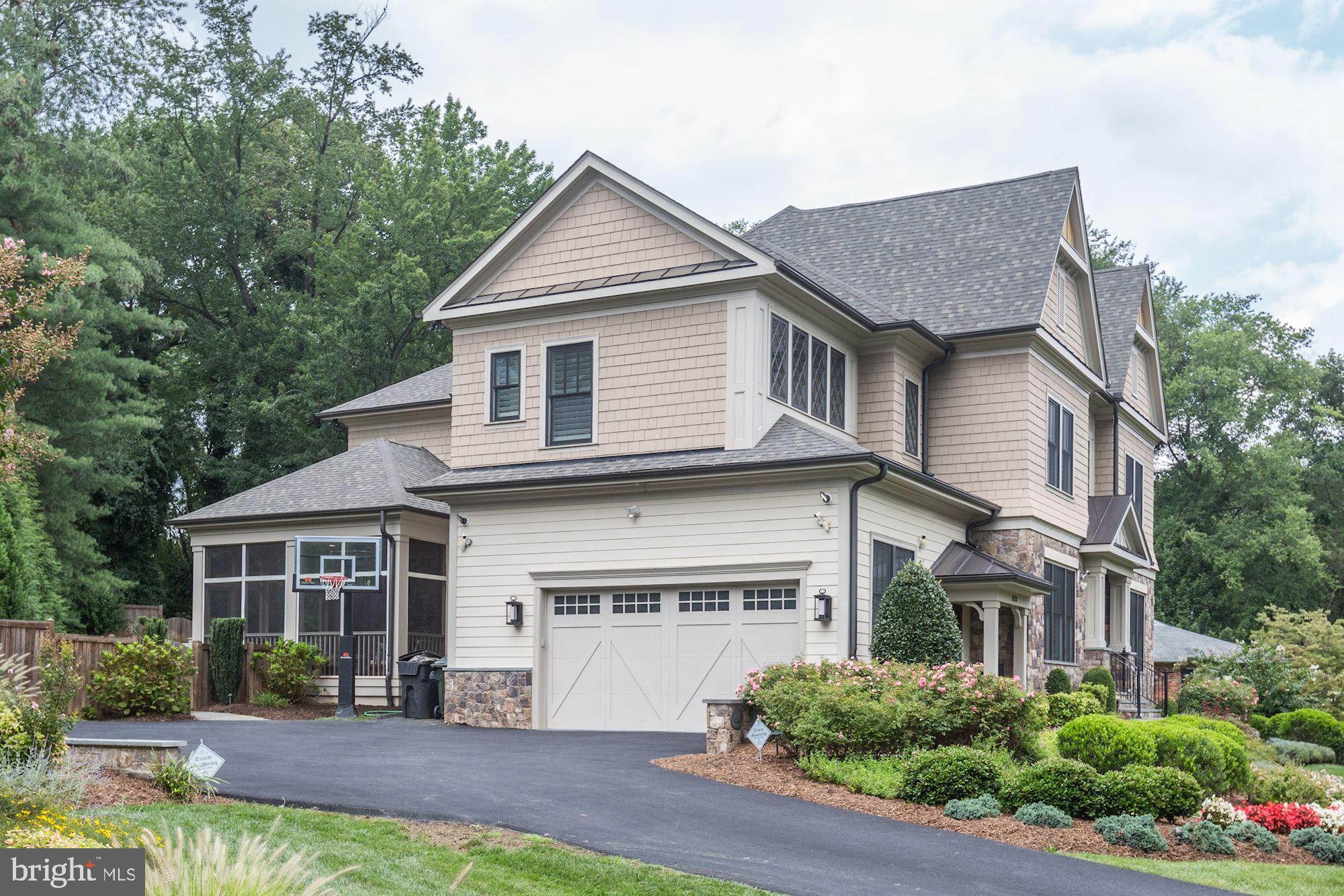 SALONA VILLAGE - Residential