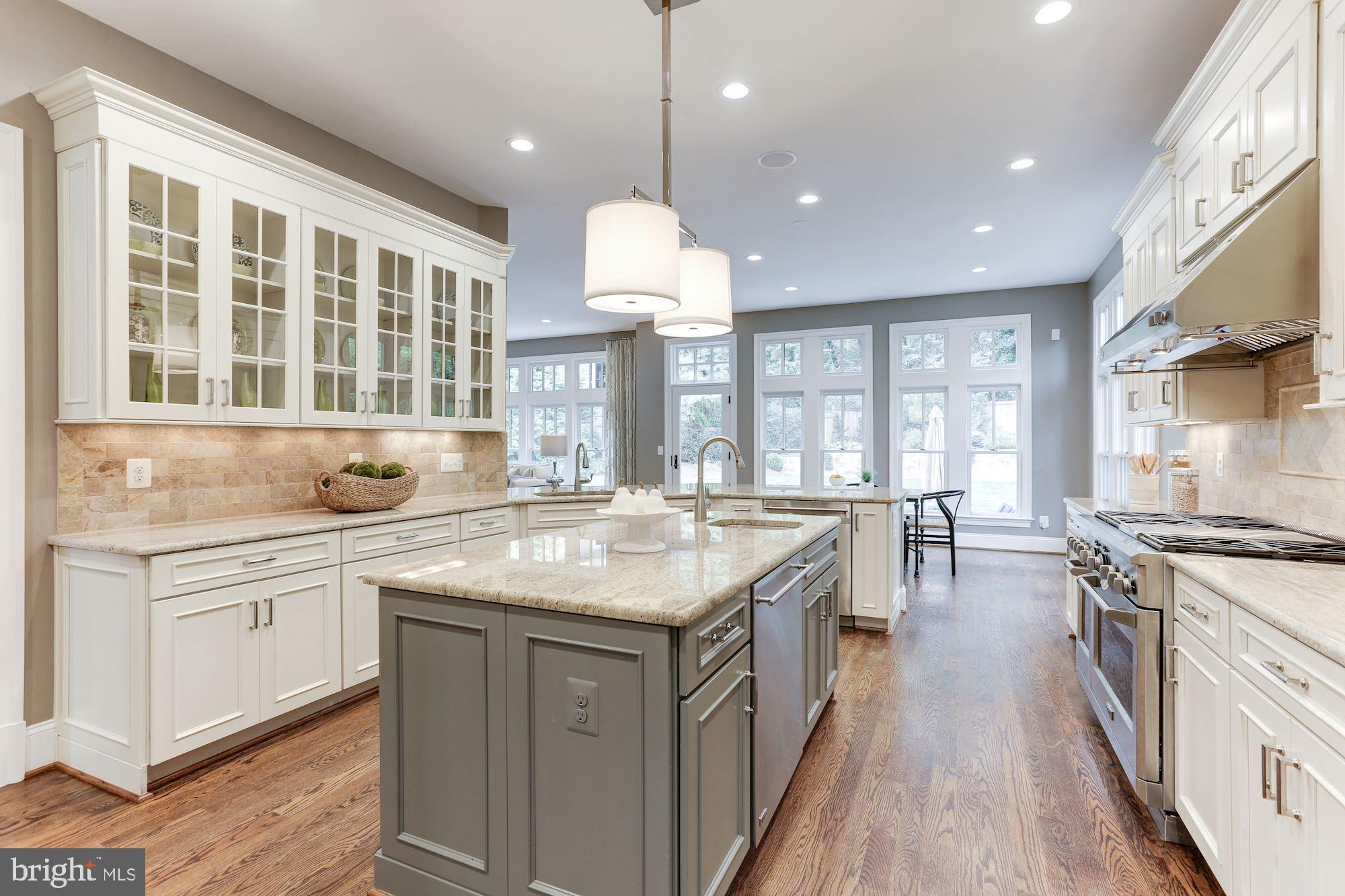 SALONA VILLAGE - Residential