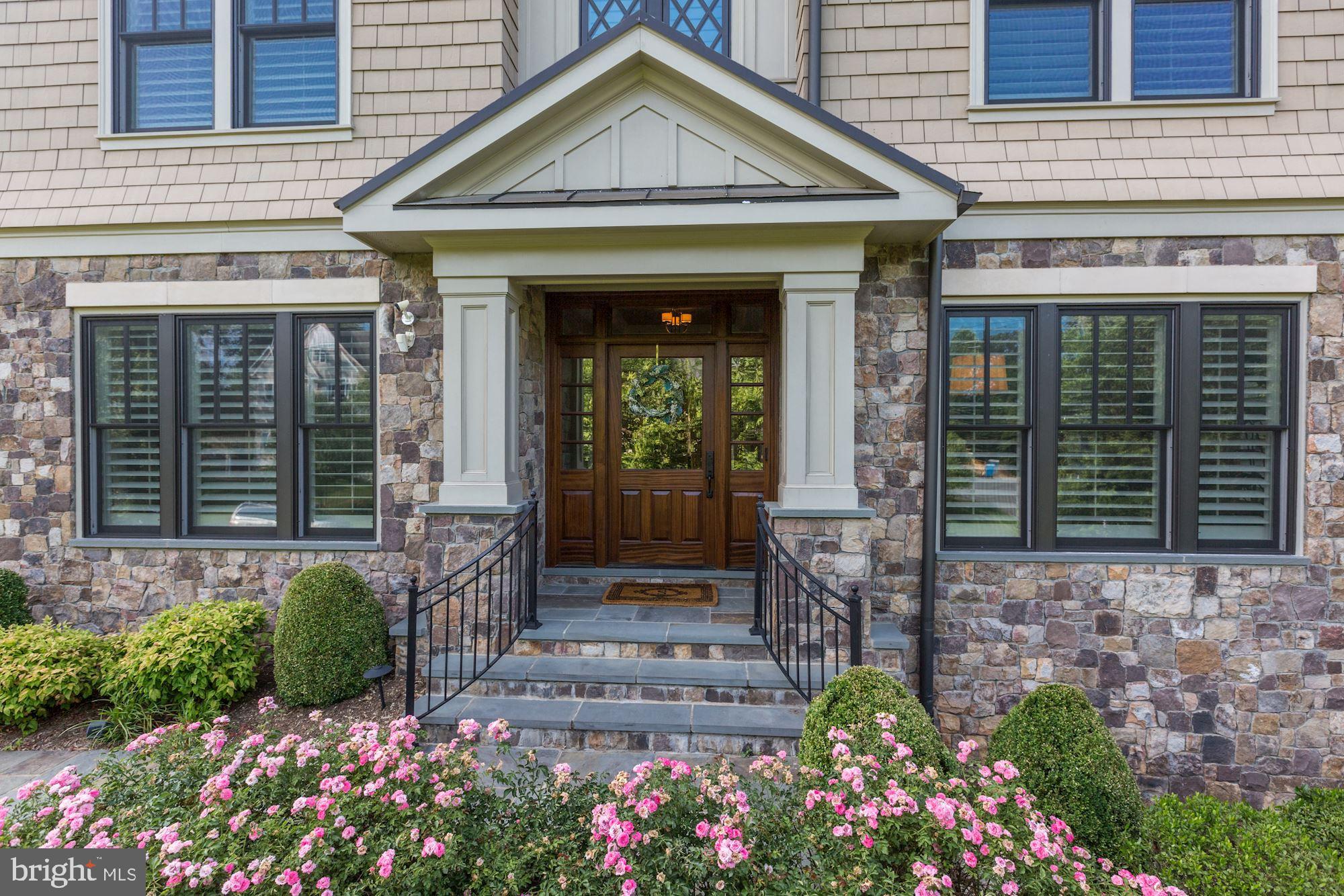 SALONA VILLAGE - Residential