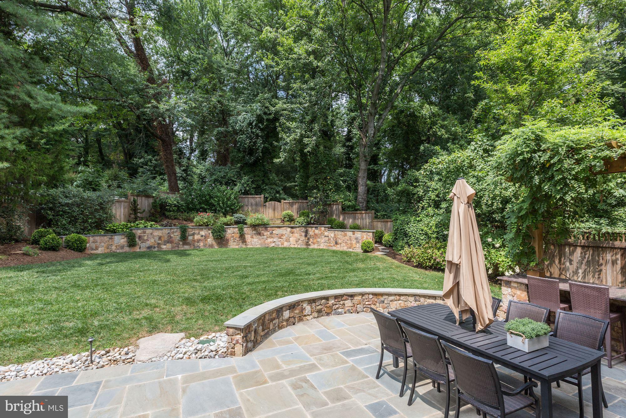 SALONA VILLAGE - Residential