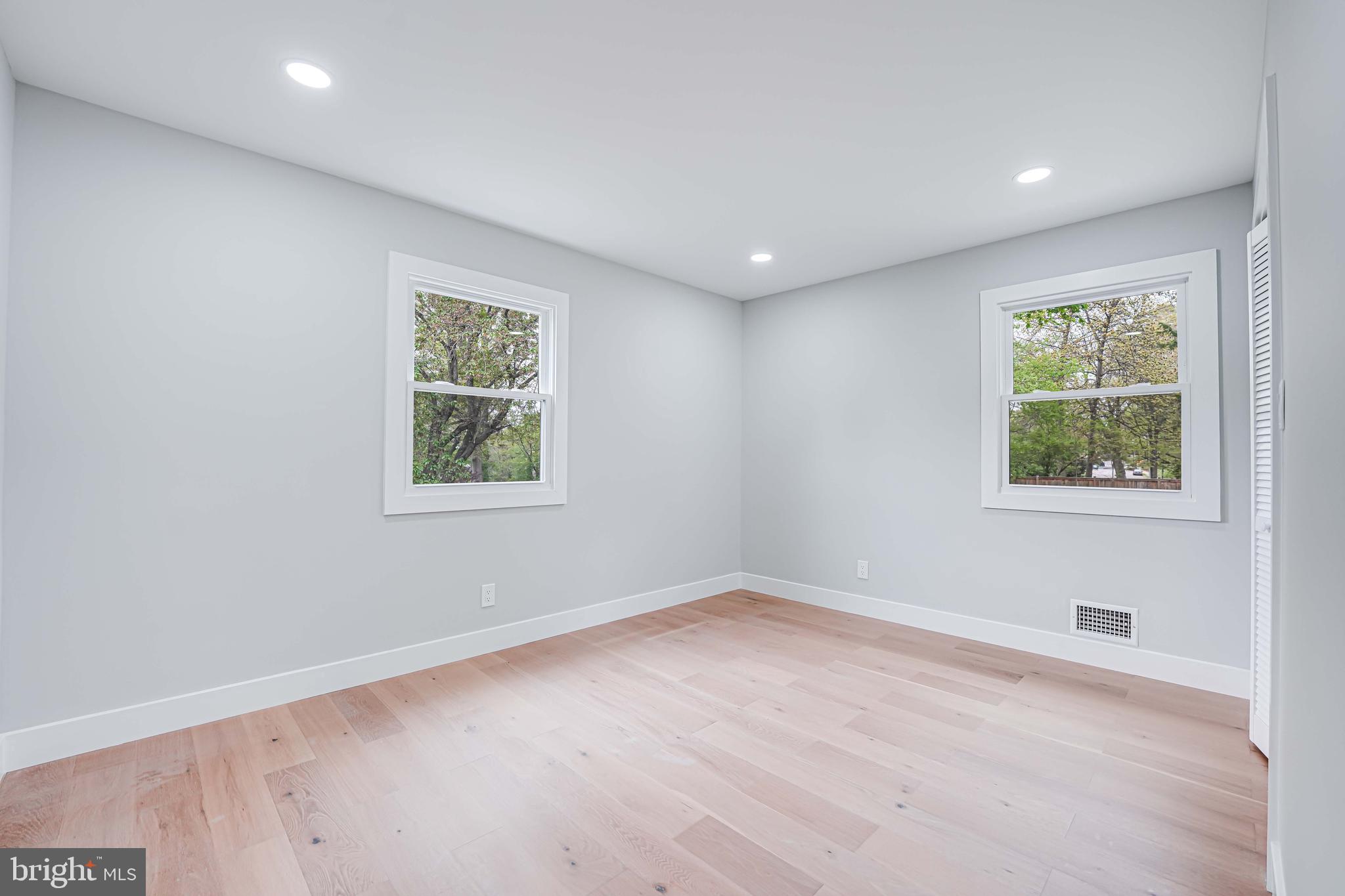 MOUNT VERNON MANOR - Residential