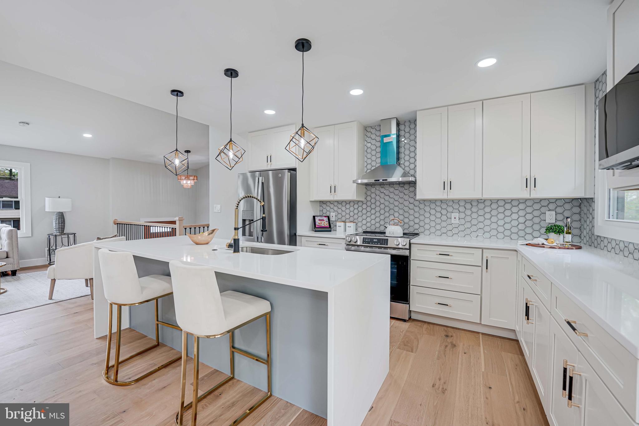 MOUNT VERNON MANOR - Residential