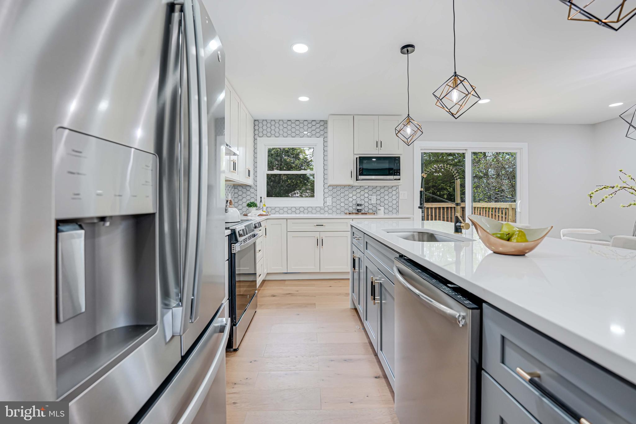 MOUNT VERNON MANOR - Residential