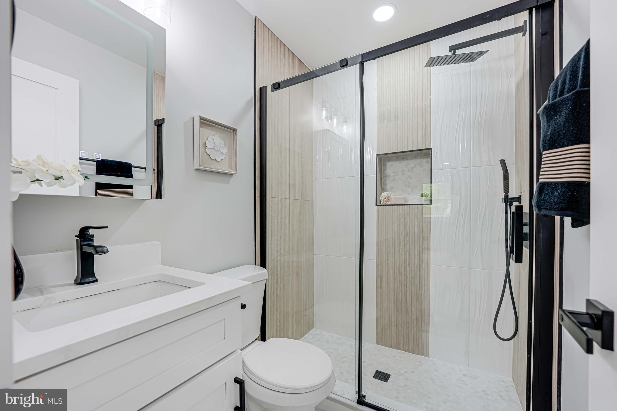 MOUNT VERNON MANOR - Residential