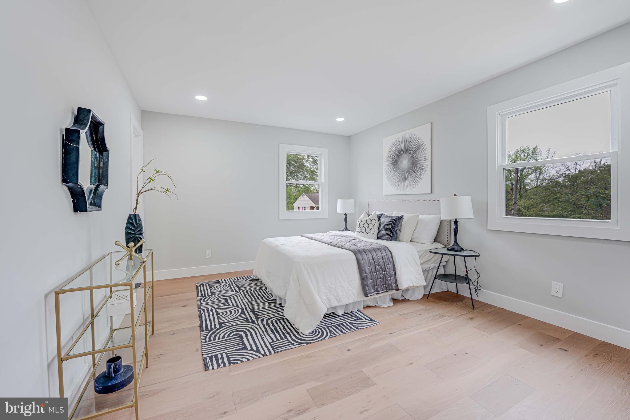 MOUNT VERNON MANOR - Residential