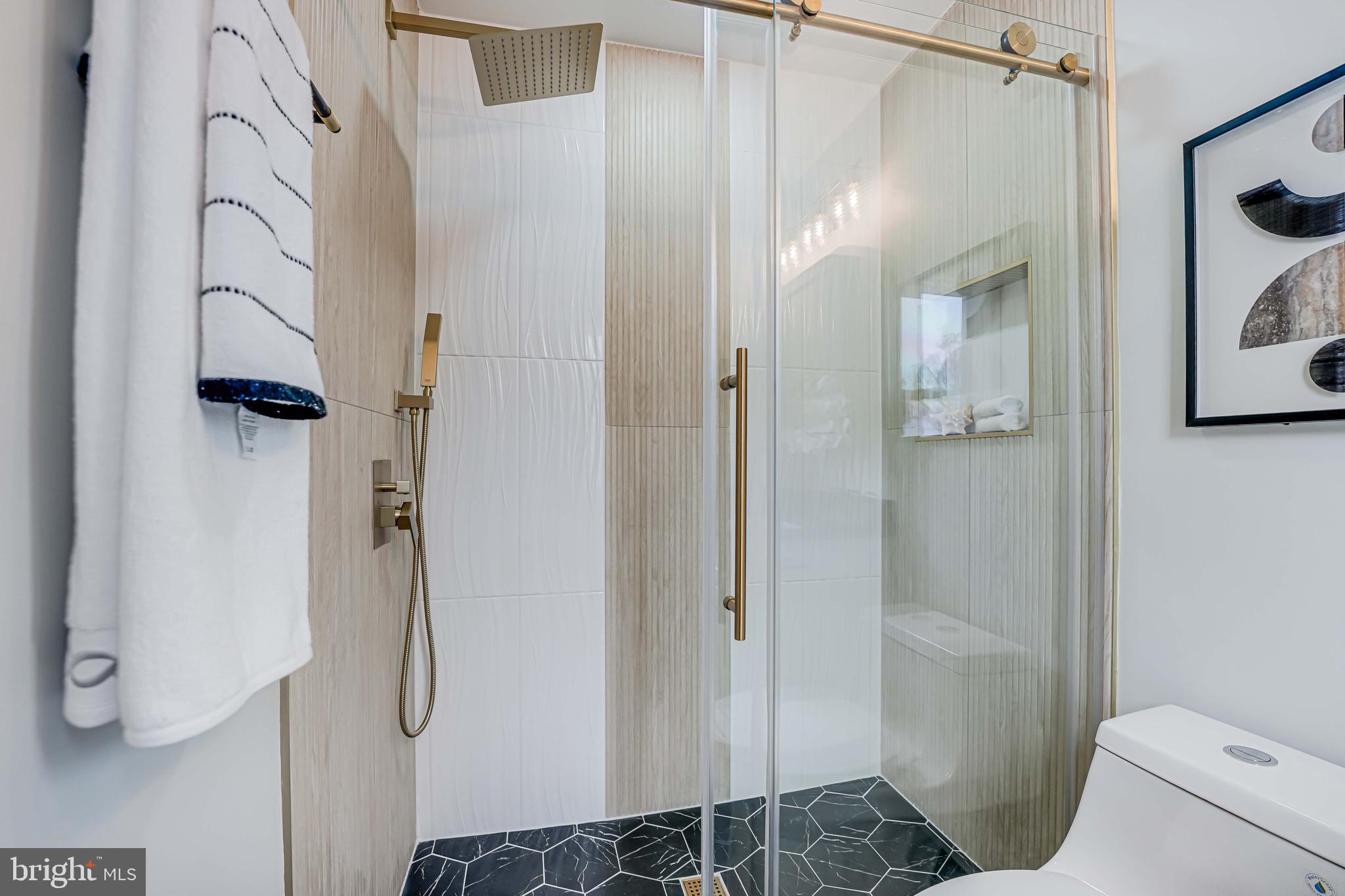 MOUNT VERNON MANOR - Residential