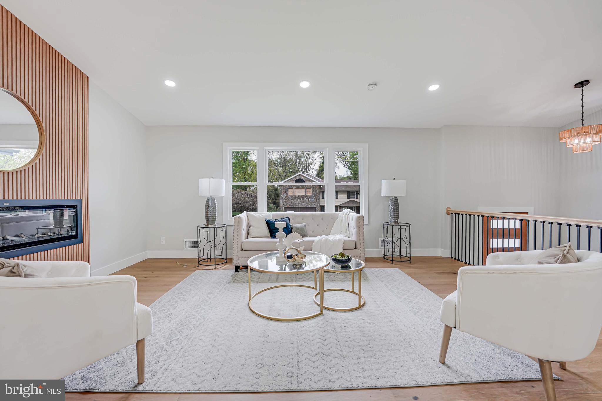 MOUNT VERNON MANOR - Residential