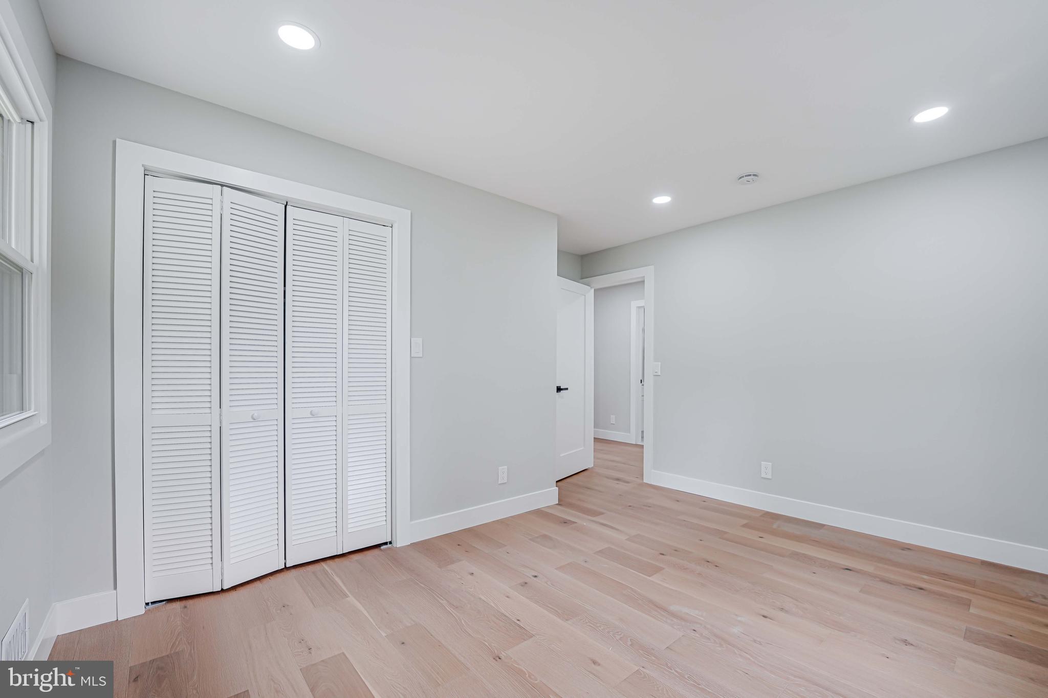 MOUNT VERNON MANOR - Residential