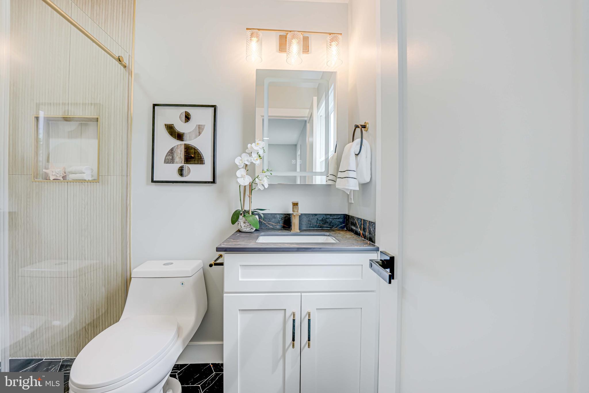 MOUNT VERNON MANOR - Residential