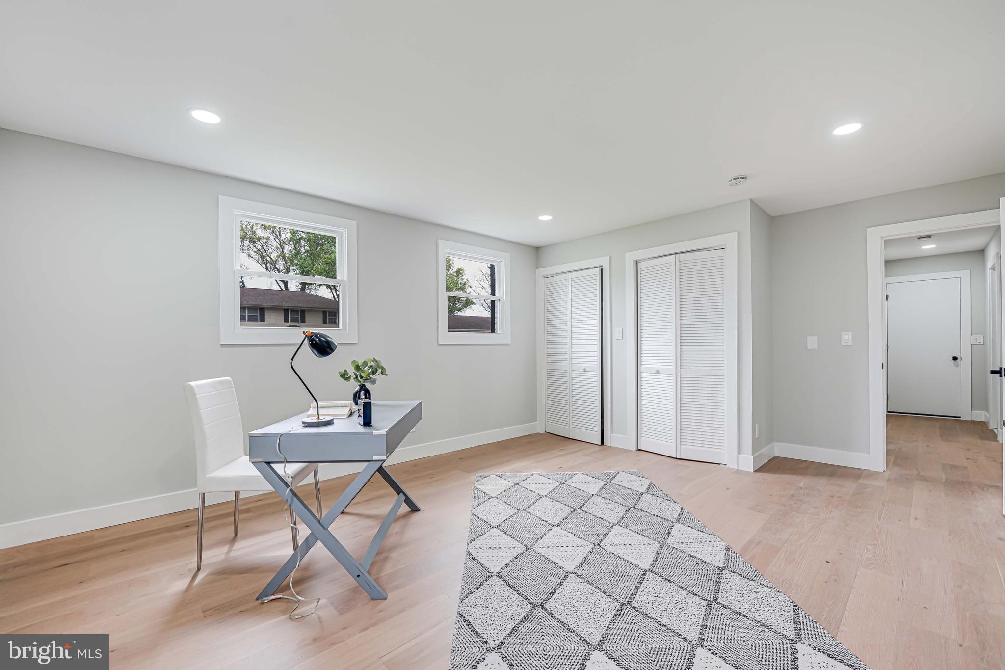 MOUNT VERNON MANOR - Residential