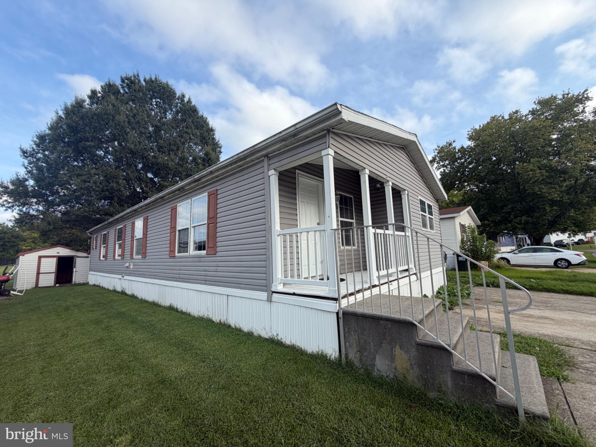 3410 HONEYSUCKLE LANE