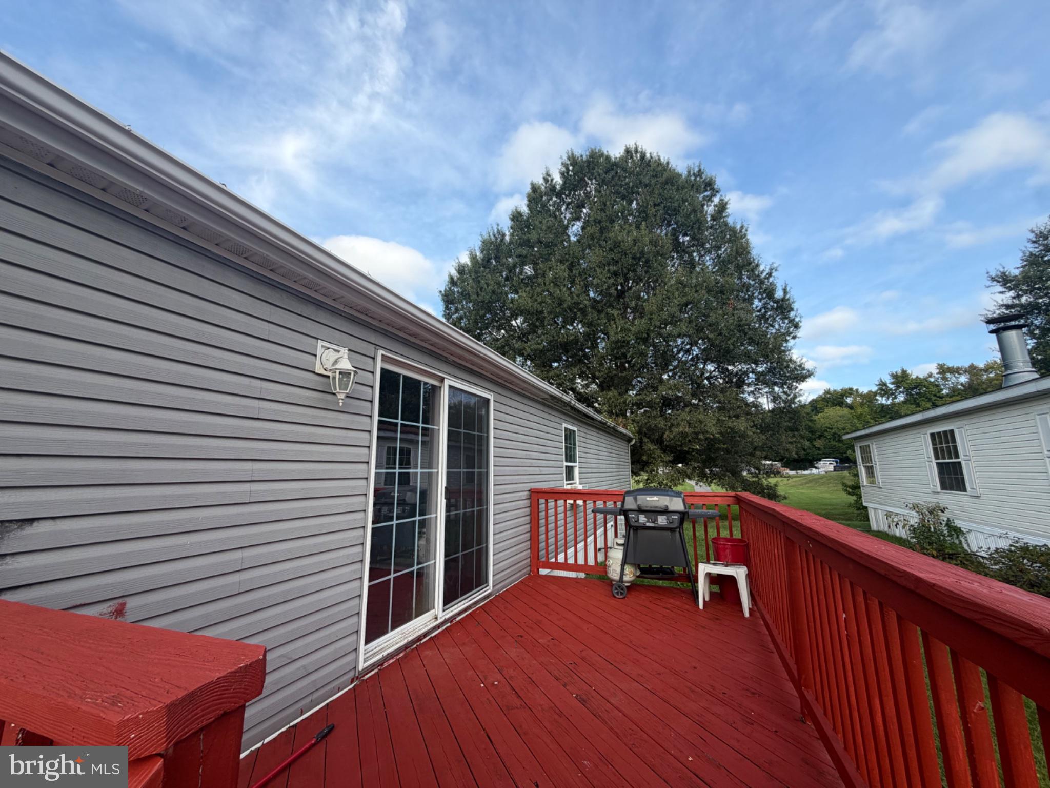 3410 HONEYSUCKLE LANE