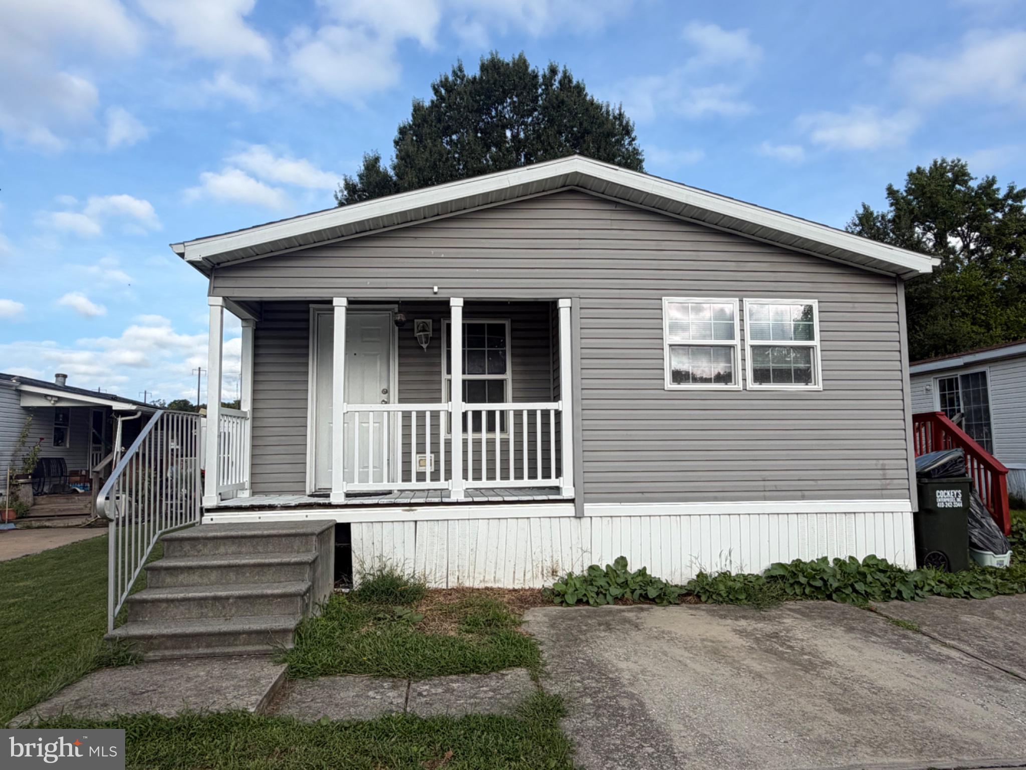 3410 HONEYSUCKLE LANE