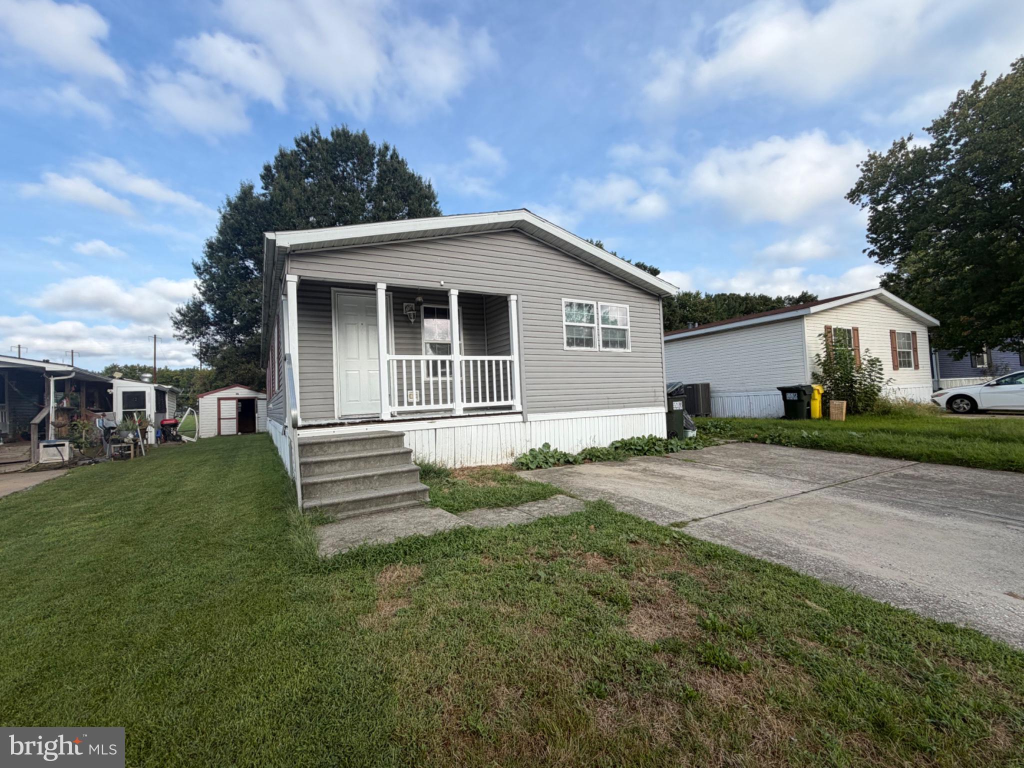 3410 HONEYSUCKLE LANE