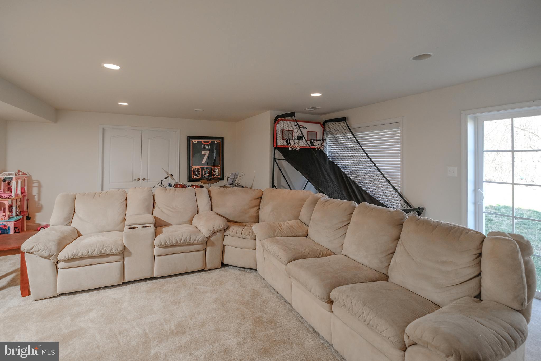 ARCHERS ROCK - Residential