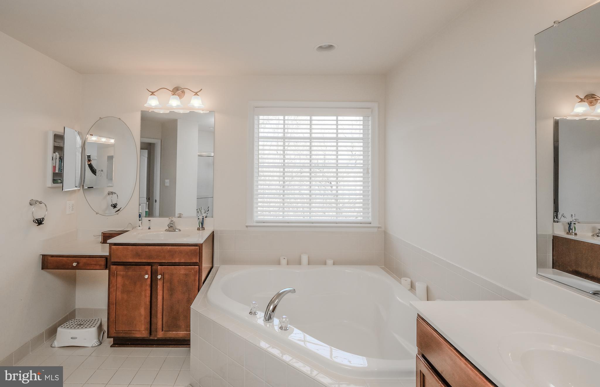 ARCHERS ROCK - Residential