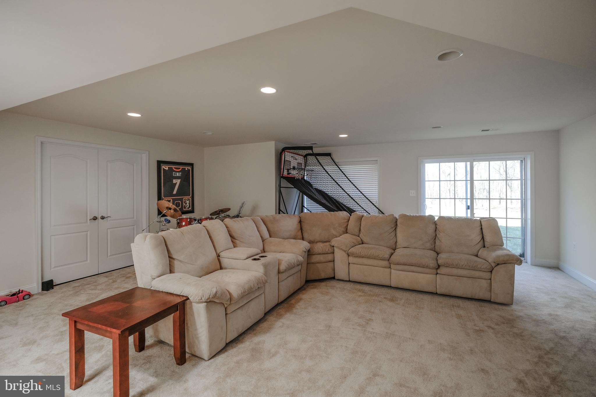 ARCHERS ROCK - Residential