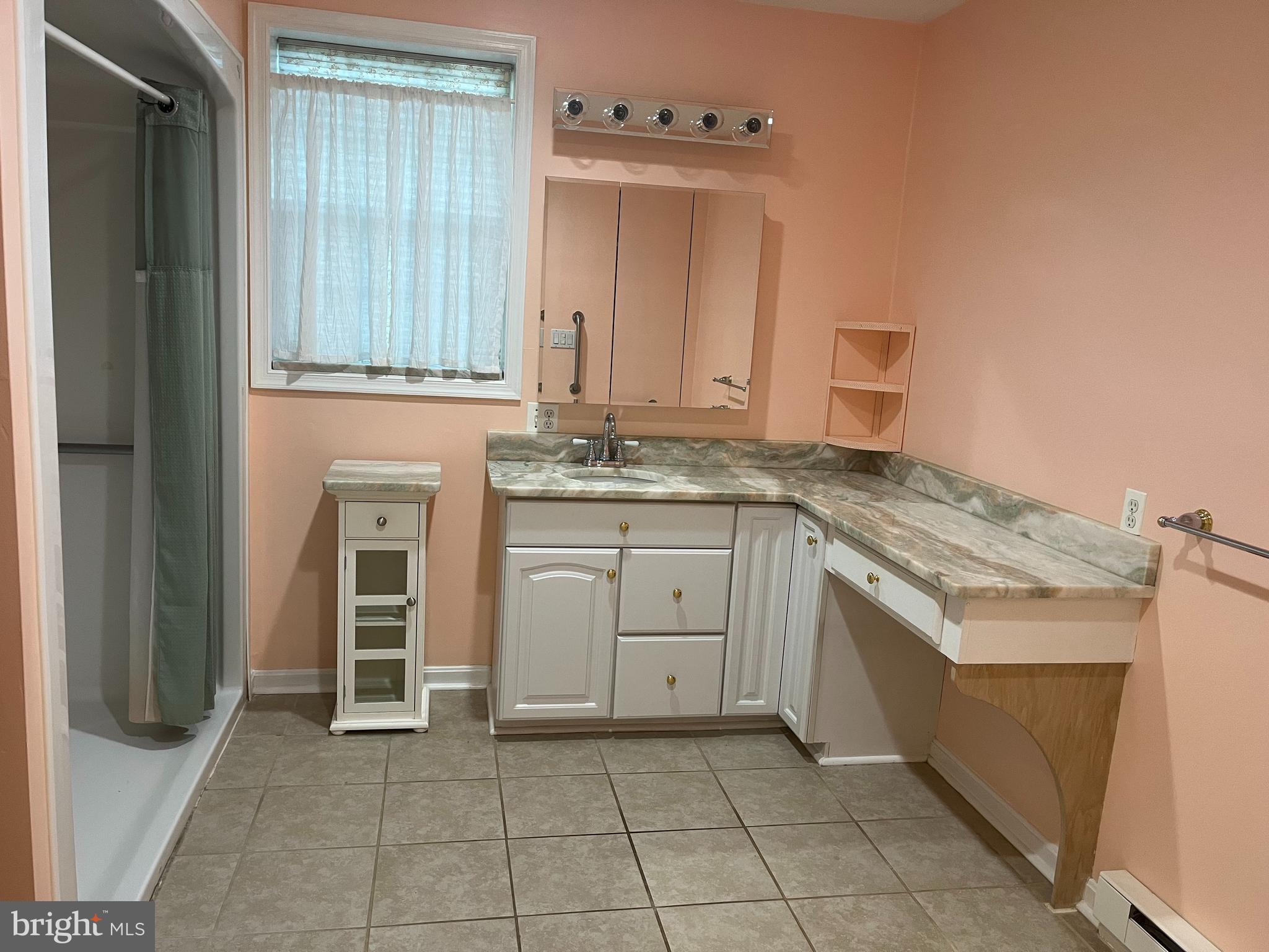 GRAHAM PARK SHORES - Residential